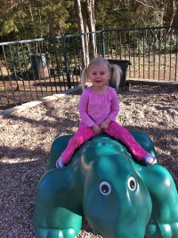 2011/03(Mar)/Sydney at the park/2011-03-02-Sydney at the Park-01.jpg